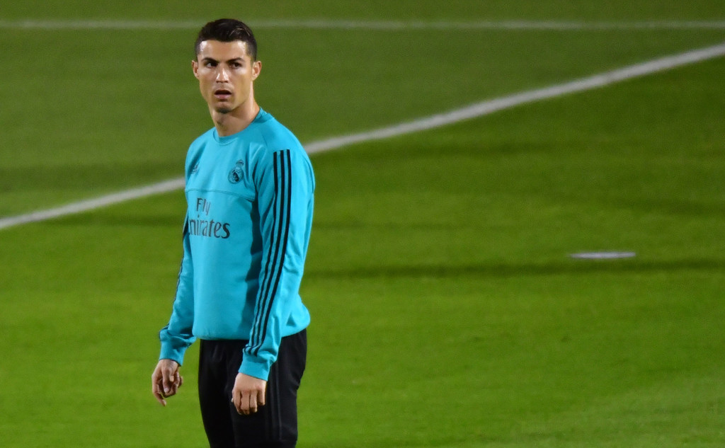 Ảnh bài viết Sao Barca bất ngờ lên tiếng bảo vệ Ronaldo