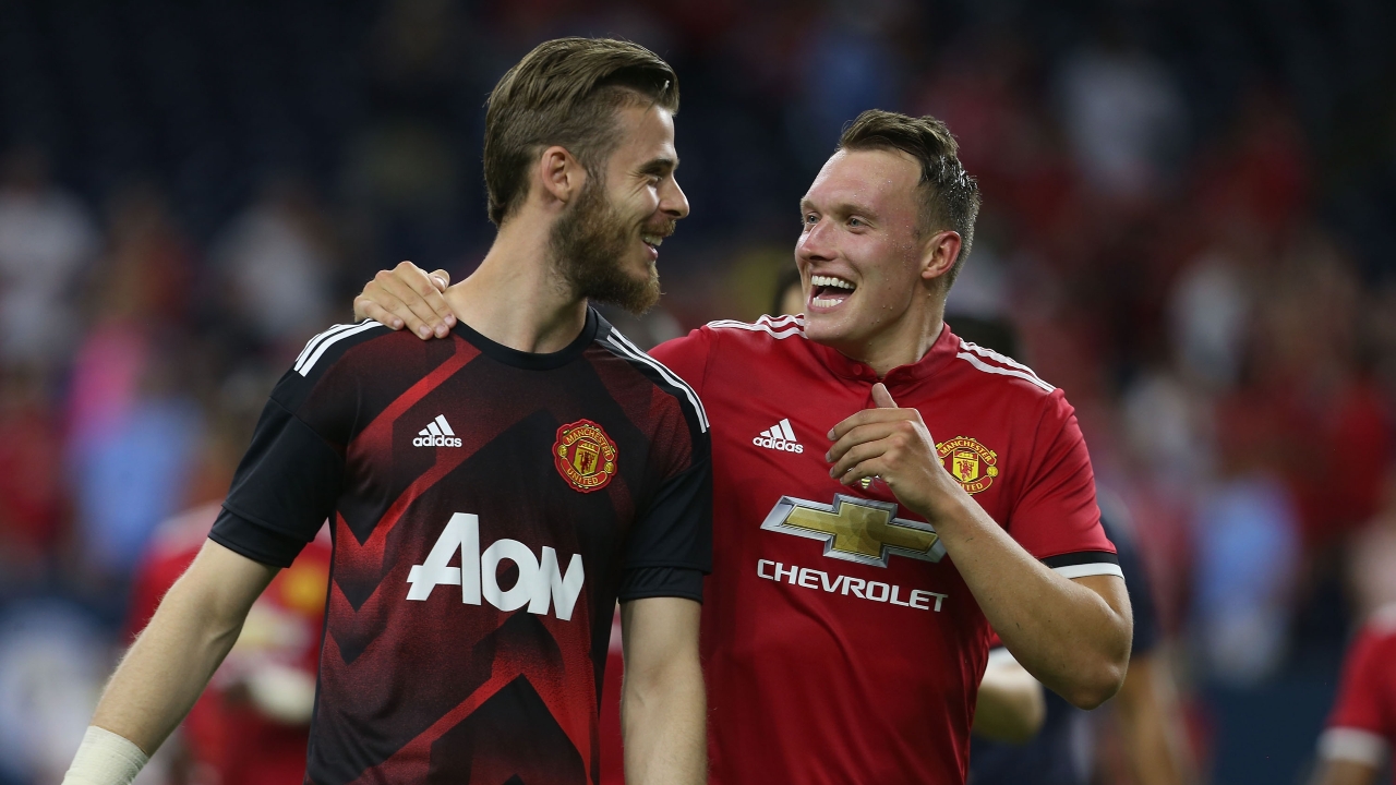 Điểm tin sáng 13/12: Man Utd đón viện binh; Chelsea hớt tay trên Arsenal
