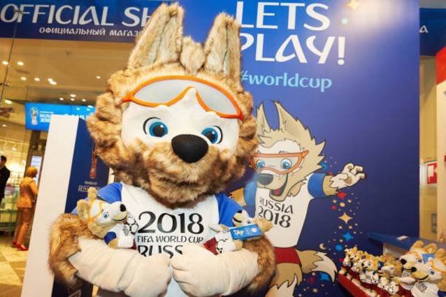 Sói Zabivaka náo loạn cửa hàng bán đồ World Cup 2018 đầu tiên 