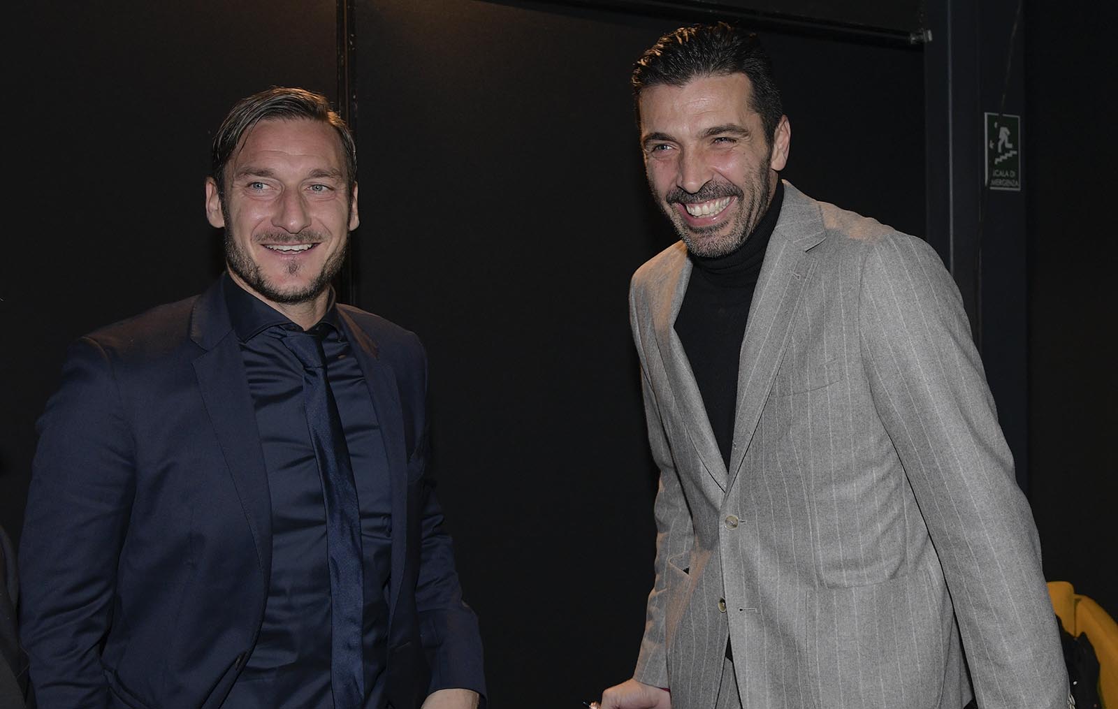 Totti hội ngộ 'người bạn già' trong ngày được vinh danh huyền thoại