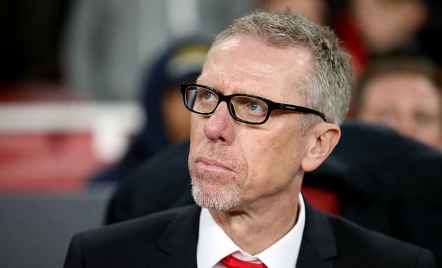 Trông đợi gì vào một "Dortmund thực dụng" của Peter Stoger?