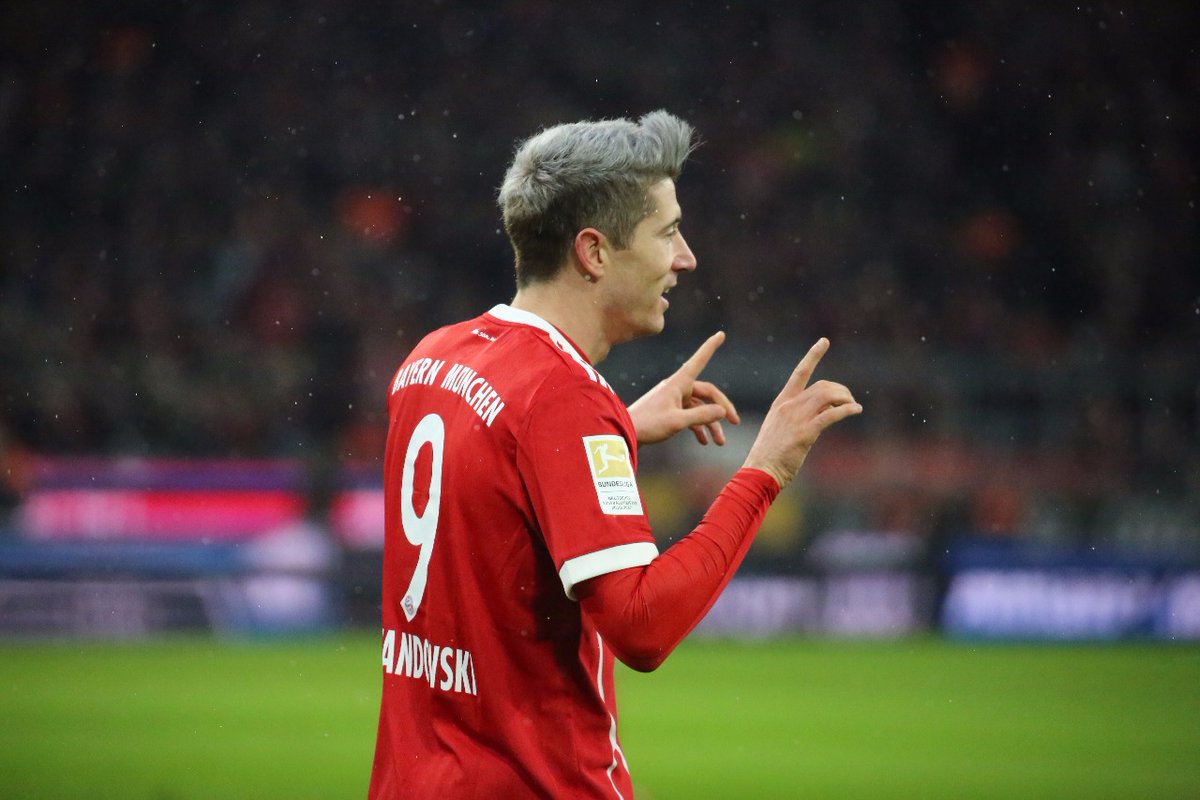 Ảnh bài viết "Gã đầu bạc" Lewandowski lại thăng hoa, Bayern thắng nhọc 