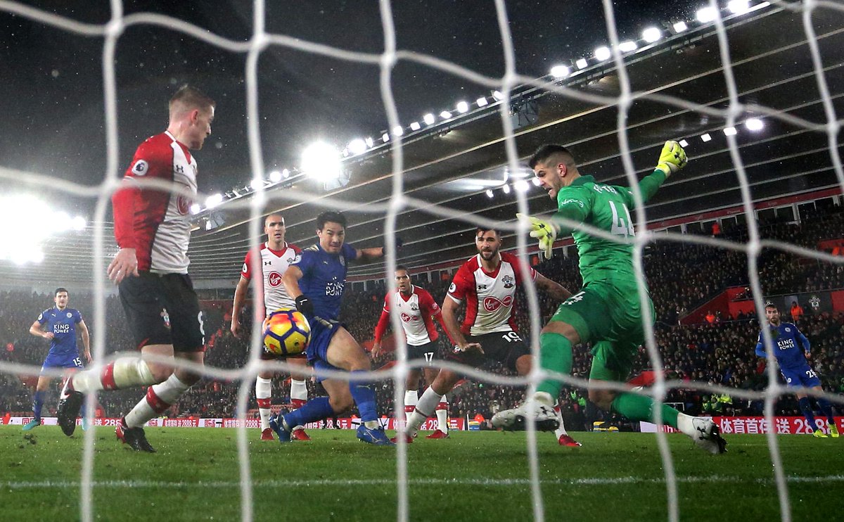 Ảnh bài viết Samurai Nhật đi vào lịch sử, Bầy cáo bám sát Arsenal