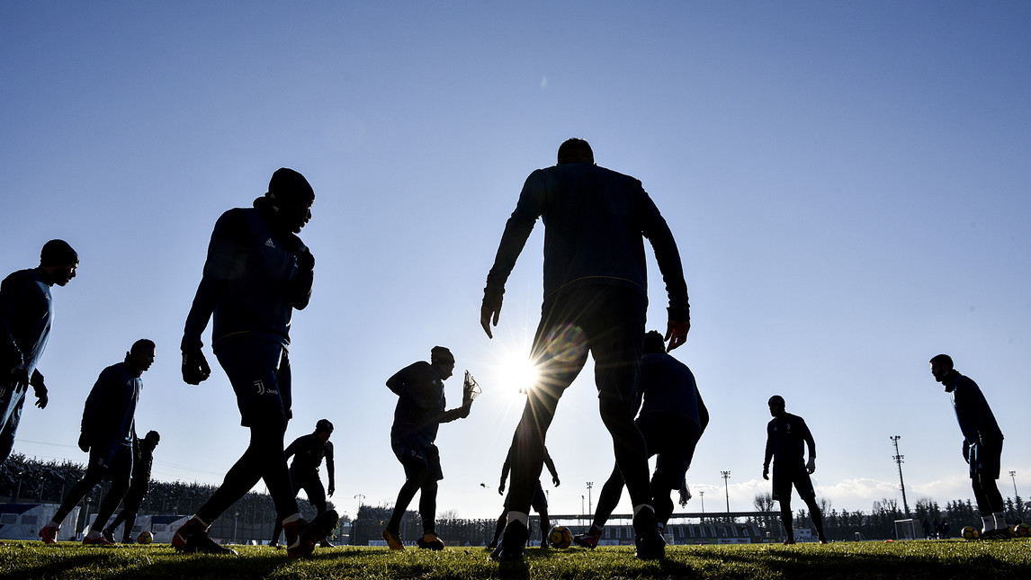 Ảnh bài viết Juventus hóa vũ công dưới ánh nắng hoàng hôn