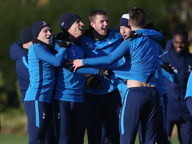 Ảnh bài viết Sân tập Tottenham vui như trẩy hội trước đại chiến Man City