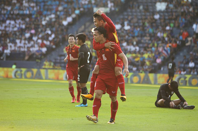 U23 Việt Nam hạ U23 Thái Lan: Vui có chừng...