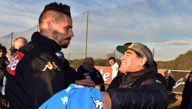 Ảnh bài viết Lại nổ súng, Hamsik đã ngang hàng với Maradona