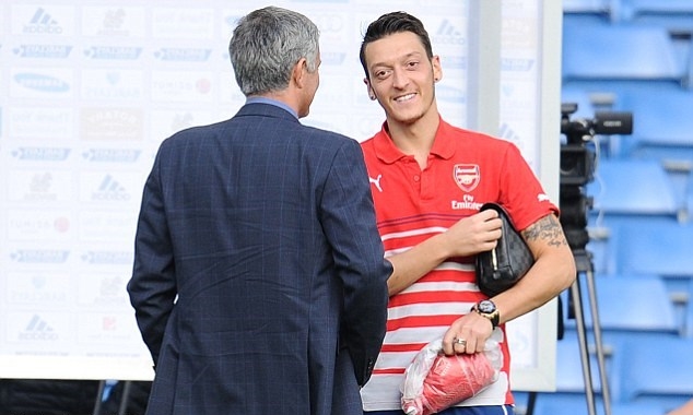 Mesut Ozil: “Chiêu đặc biệt” của Mourinho trong phiên chợ đông
