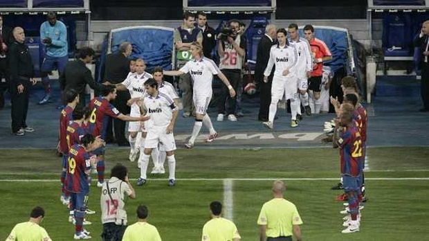 Ảnh bài viết Barca tuyên bố không có chuyện xếp hàng vinh danh Real Madrid tại El Clasico