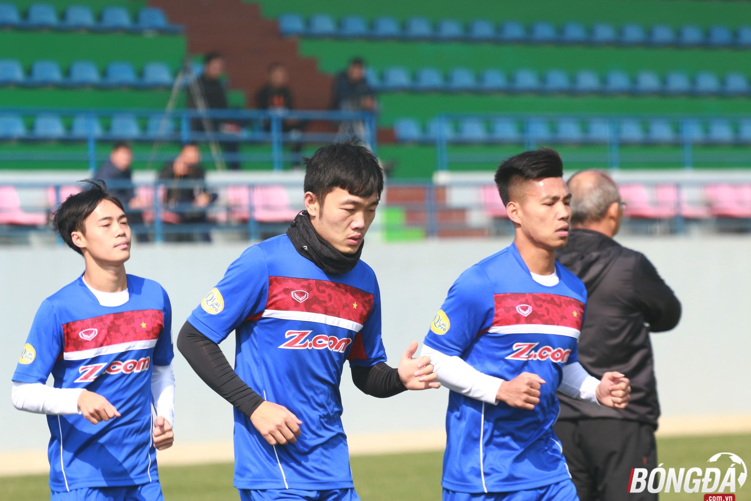 Ảnh bài viết Duy Mạnh ngồi ngoài, Xuân Trường "cóng" trước cái lạnh của Hà Nội