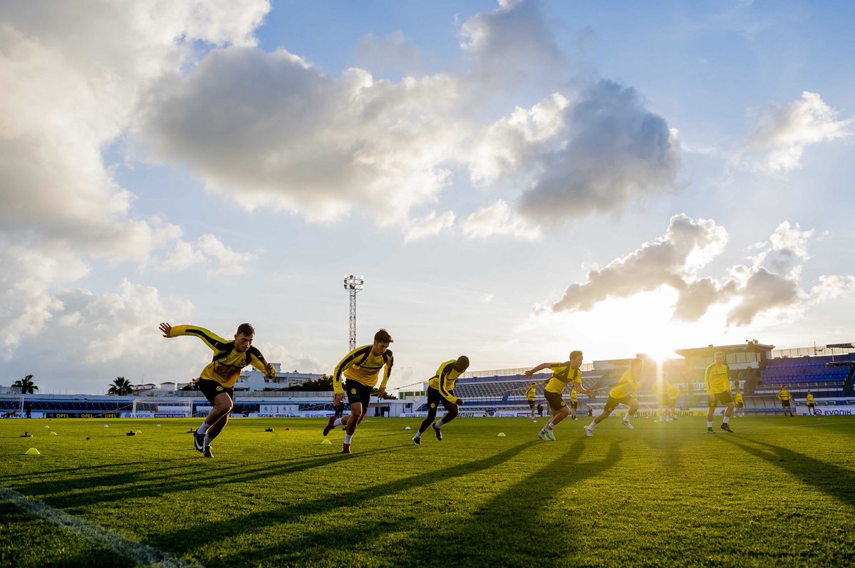 Dortmund 'hồi sinh' với đấng cứu thế Peter Stoger