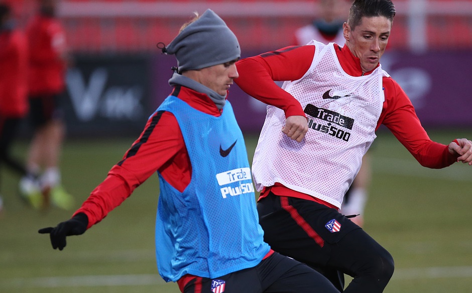 Ảnh bài viết Torres so tài với Griezmann trên sân tập