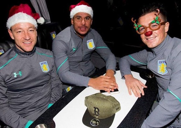 Ảnh bài viết John Terry hóa ông già Noel đi phát quà Giáng sinh