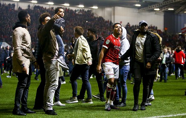 Hạ M.U, Bristol City ghi dấu mốc thần kỳ