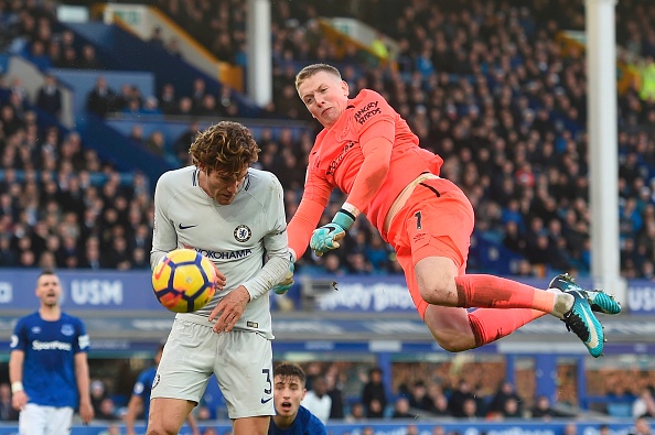 Ảnh bài viết Pickford 'bay như chim', Conte lắc đầu ngao ngán