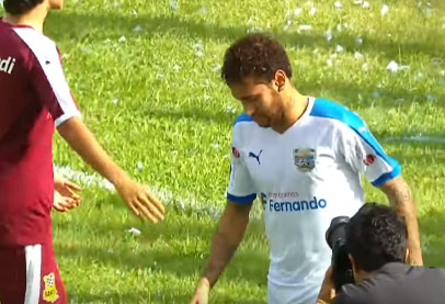 Neymar quẩy cực xung trong trận đấu giao hữu với Amigos de Castro