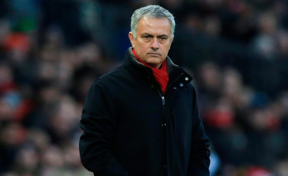 Đừng biện minh nữa, Mourinho!