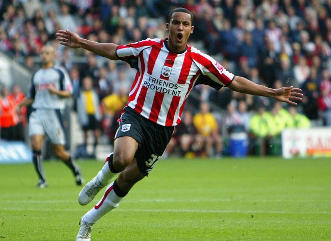 Ảnh bài viết Vụ Van Dijk nổ, kéo theo hàng loạt quả bom khác