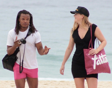 Ở tuổi 44, Edgar Davids vẫn khiến các chân dài 'gục ngã'