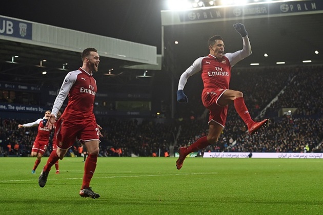 Ảnh bài viết Sanchez tỏa sáng, Arsenal vẫn mất điểm trước đội bét bảng