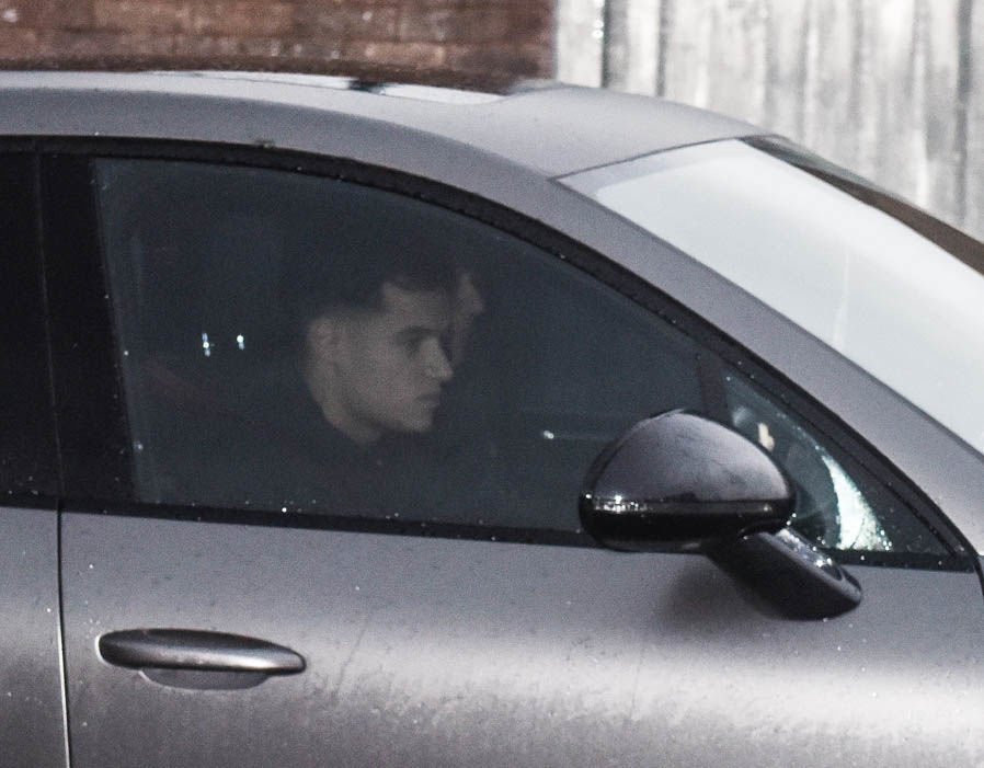 Ảnh bài viết Coutinho lần đầu lộ diện sau tin đồn đến Barcelona