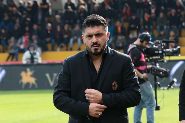 Ảnh bài viết 21h00 ngày 06/01, AC Milan vs Crotone: Những vị tướng khốn khổ