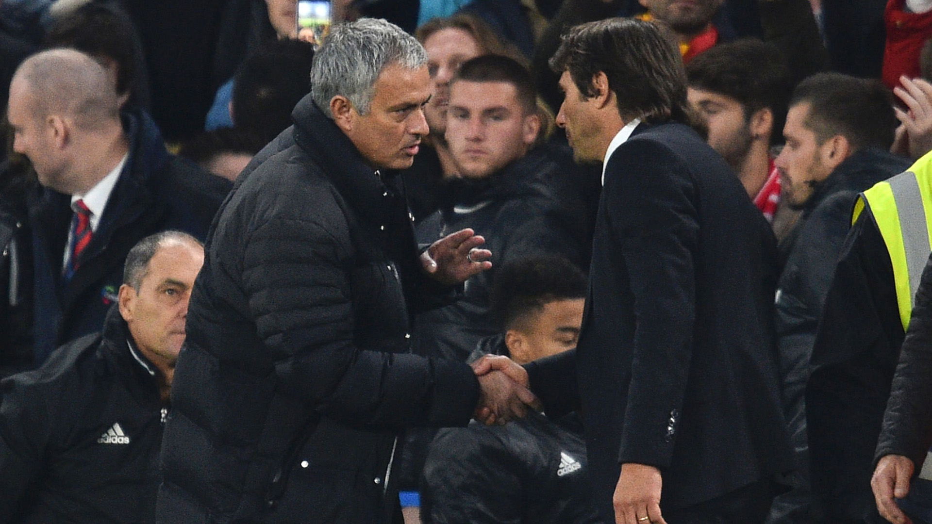 Mourinho ly kỳ đấu trí Conte: "Tôi không dàn xếp tỷ số"