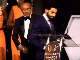 Toàn cảnh Mohamed Salah lên nhận giải cầu thủ xuất sắc nhất Châu Phi