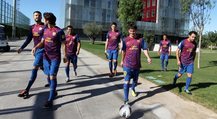 Barca mua Coutinho: Lò La Masia đang dần 'bốc hơi'