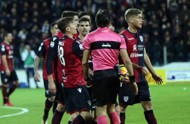 Ảnh bài viết Juventus lại gây tranh cãi, Roma tiếp tục lao dốc