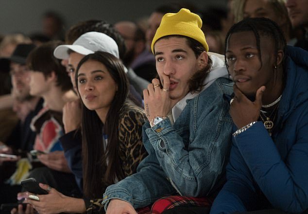 Hector Bellerin ăn mặc cực chất tại London Fashion Week