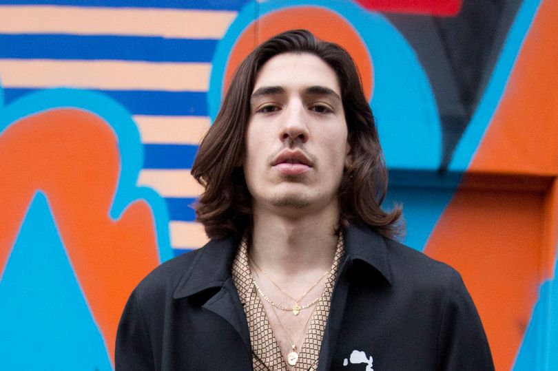 Hector Bellerin mặc đồ ngủ đi dự tuần lễ thời trang tại London