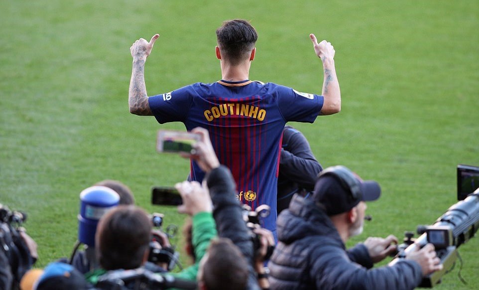 Vừa đến Barca, Coutinho đã bị gây khó dễ