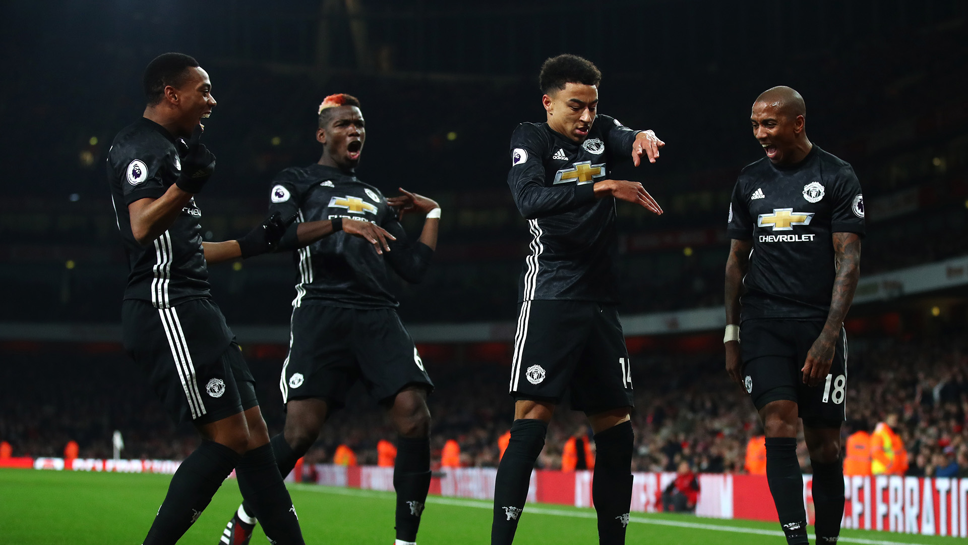Chọc giận Man Utd, Sevilla lãnh đủ trước thềm Champions League
