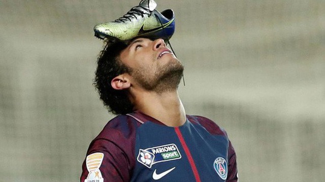 Tới PSG là bước lùi của Neymar