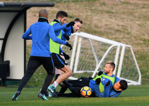 Ảnh bài viết Dàn sao Inter quật nhau tả tơi trong ngày đầu hội quân