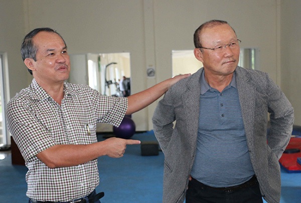 Bầu Đức: Ông Park hơn hẳn Miura