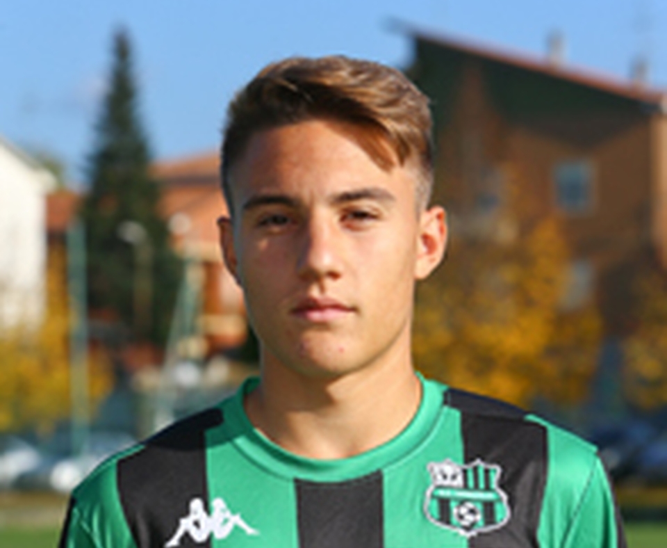 Đội bét bảng Serie A chiêu mộ con trai huyền thoại Italia