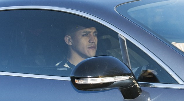 Sanchez âm thầm đến sân London Colney, đếm ngày rời Arsenal