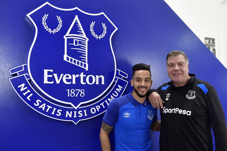 Ảnh bài viết Theo Walcott rạng rỡ ra mắt Everton