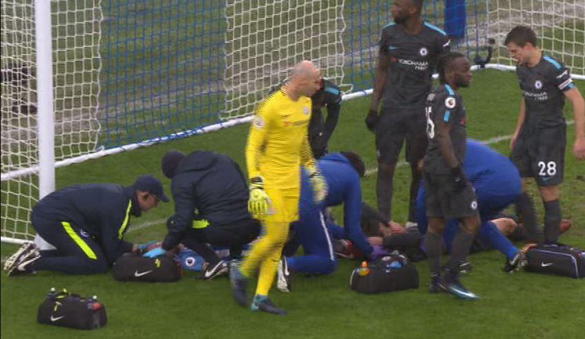 Bất tỉnh sau va chạm, sao trẻ Chelsea vắng mặt trận đại chiến với Arsenal