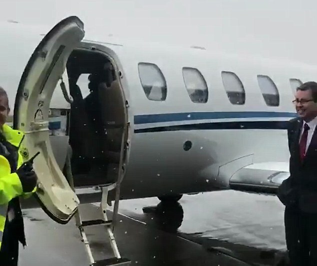 Ảnh bài viết Sanchez khoe ảnh lên máy bay đến Manchester