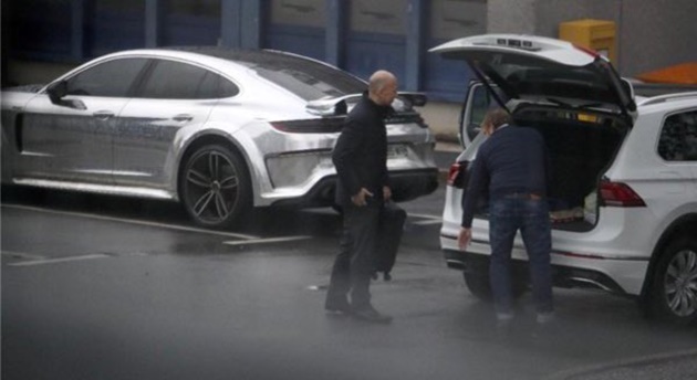 Đàm phán vụ Aubameyang, bộ sậu Arsenal 'quẩy' tưng bừng ở Đức