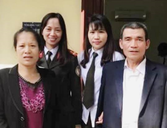 Làm gấp hộ chiếu, bố mẹ Bùi Tiến Dũng sang Trung Quốc cổ vũ con