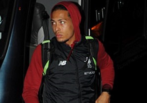 Ảnh bài viết Liverpool thất thần trở lại Merseyside sau cú sốc Swansea