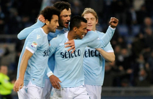 Ảnh bài viết Lần đầu đá chính, Nani liền để lại dấu ấn