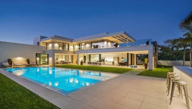 Ảnh bài viết Choáng với căn biệt thự hơn 160 tỷ của Raheem Sterling