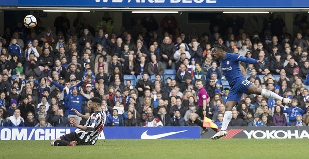 Chấm điểm Chelsea: Batshuayi khiến Conte tạm an lòng