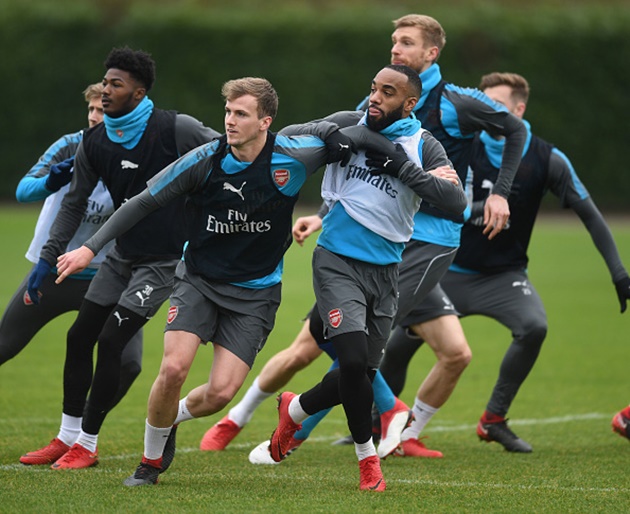 Ảnh bài viết Lacazette khiến các đồng đội mệt nhoài trên sân tập