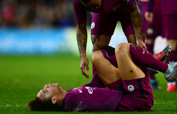 Leroy Sane bị triệt hạ, Pep Guardiola nổi đoá